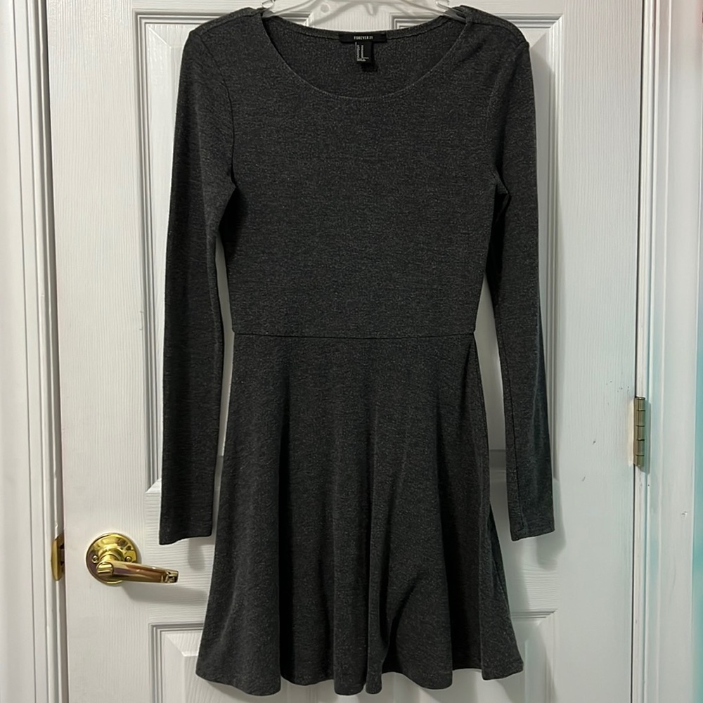 Forever 21 Long Sleeve Skater Dress M